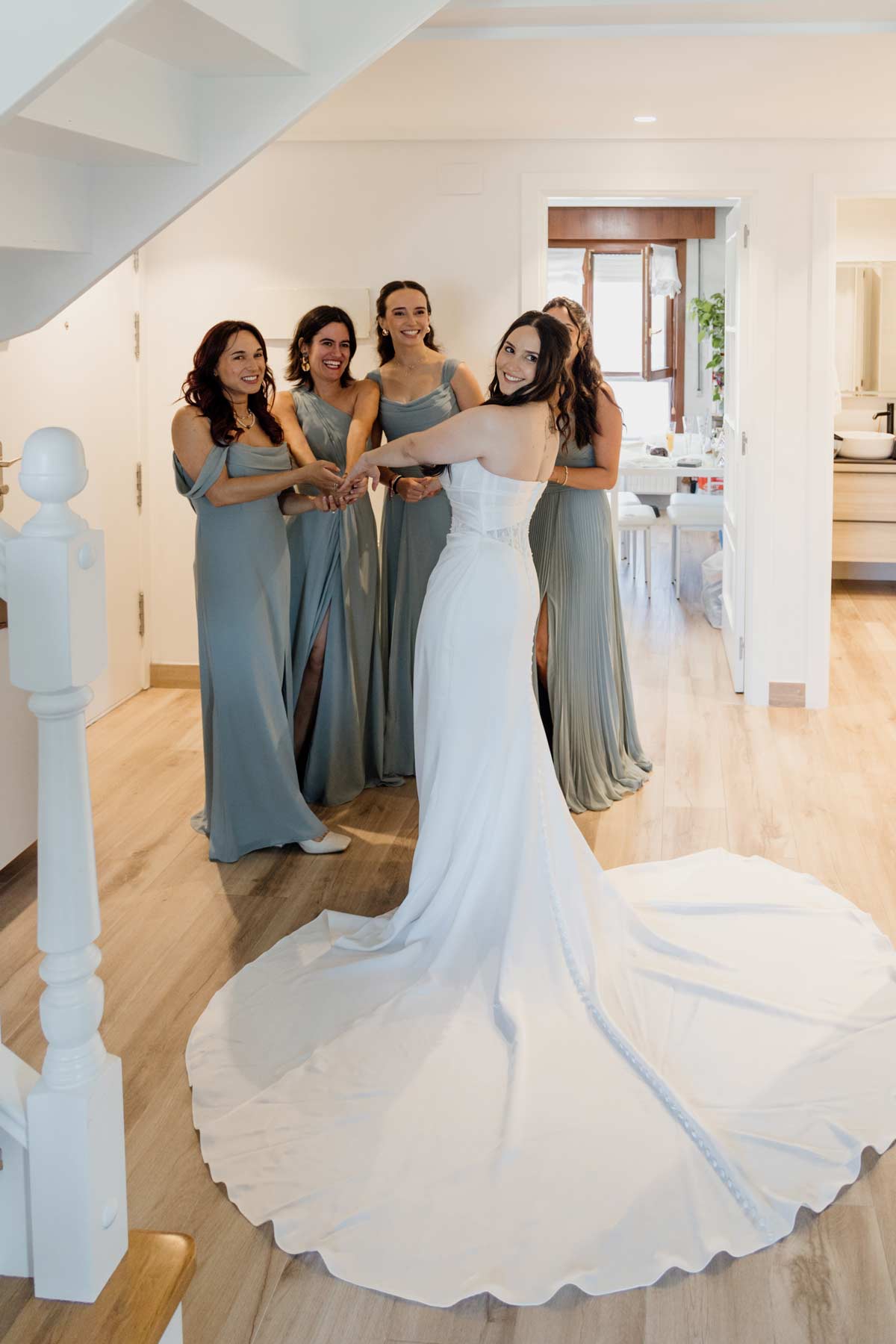 Fotografía novia con damas de honor