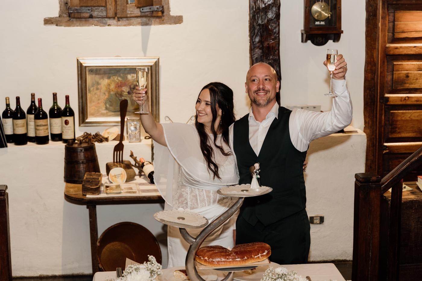 Novios brindis restaurante Aspaldiko
